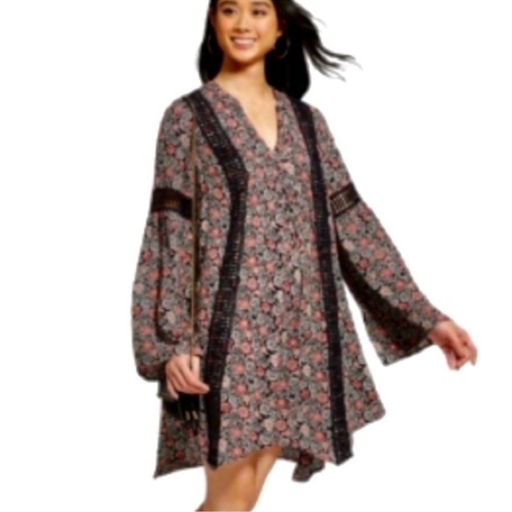EUC Knox Rose Boho Floral Crochet Lace Bell Sleeves Flare Mini Dress, Size Small